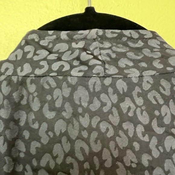 LOGO by Lori Goldstein Gray Sweater - Picture 13 of 14